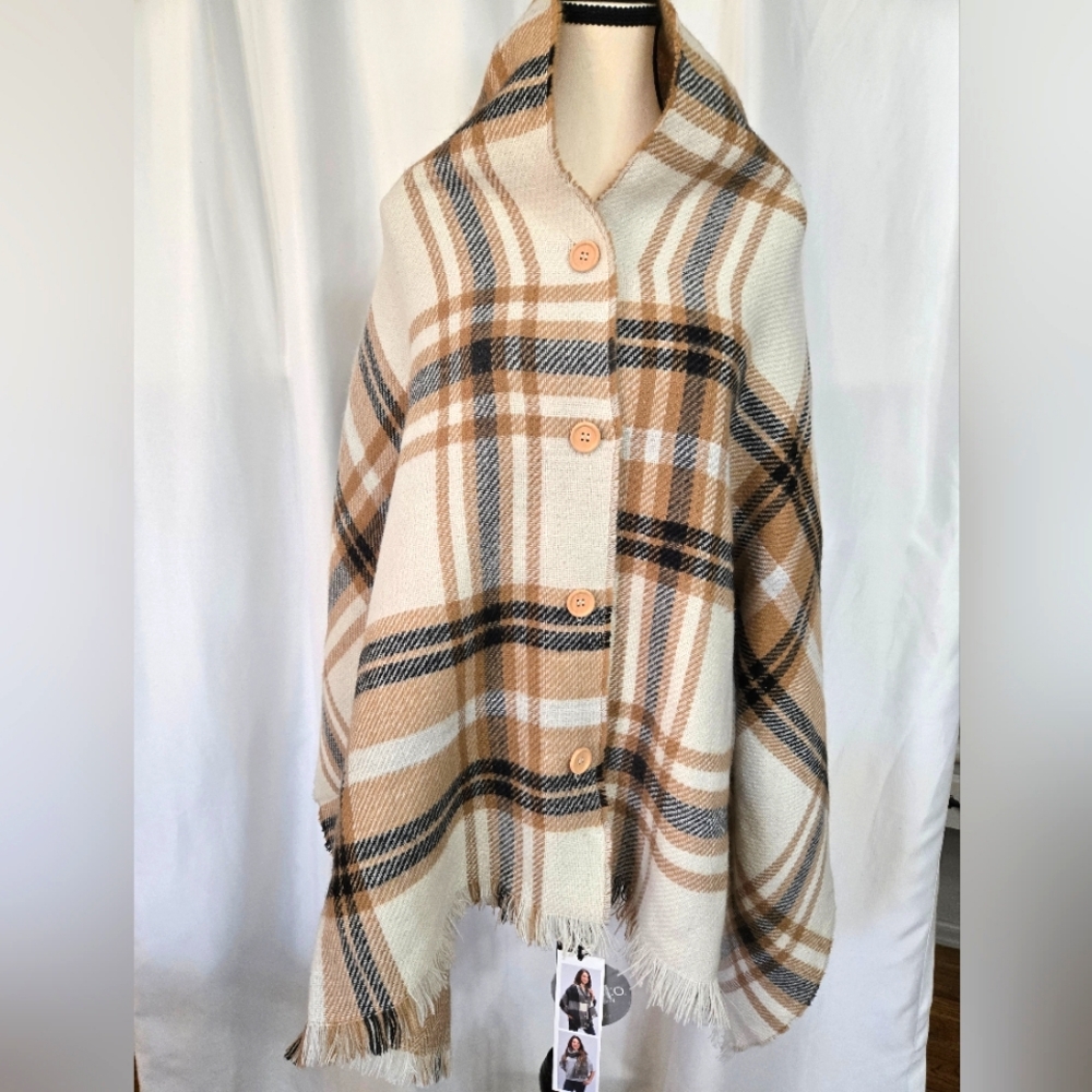 Demdaco NWT Poncho Light Brown/White Reversible with Buttons Size OS